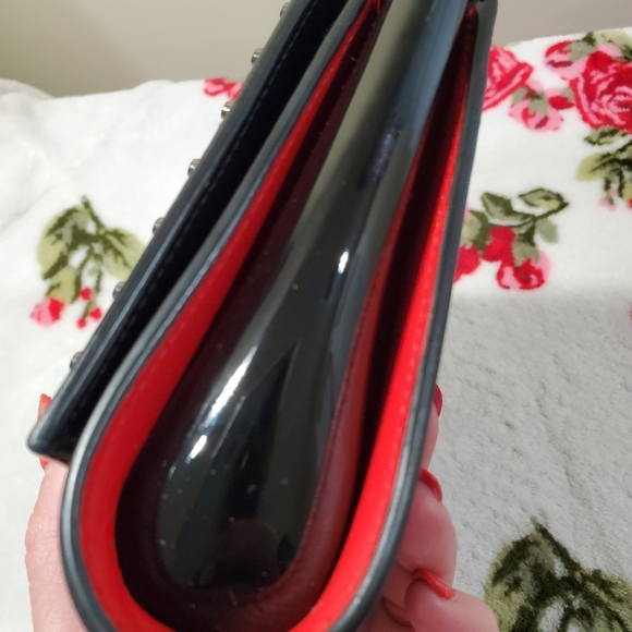 Christian louboutin paloma clutch.  Used like new condition. - Picture 3 of 16
